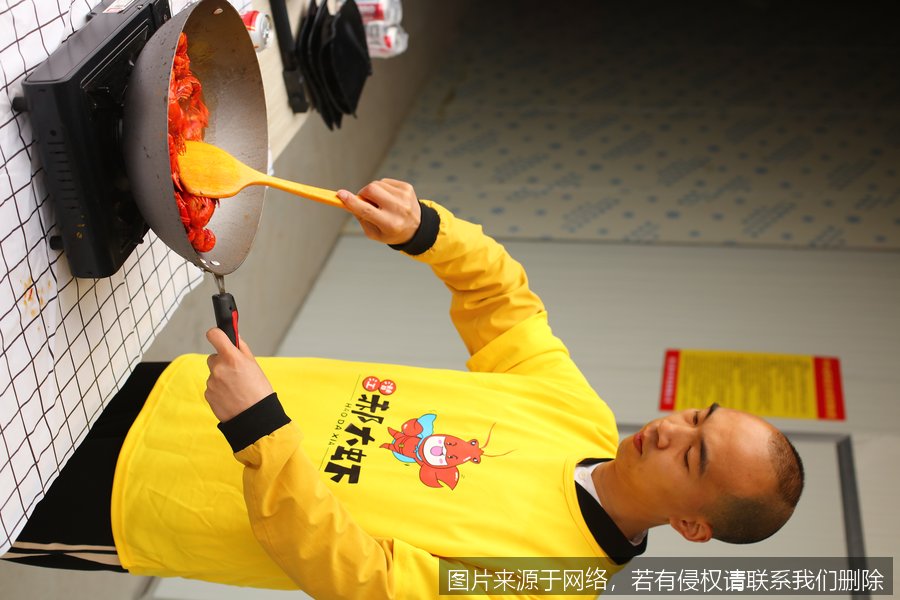 小龙虾处理：怎么刷洗干净