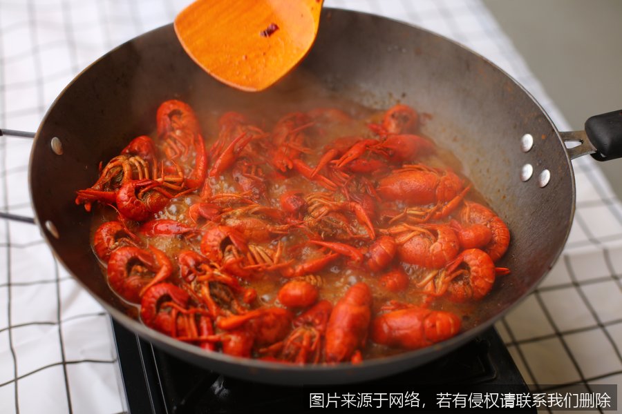 小龙虾场景：朋友聚会怎么吃