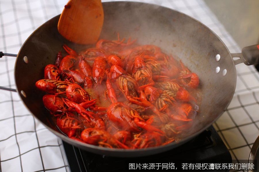 小龙虾处理：为什么有泥土味